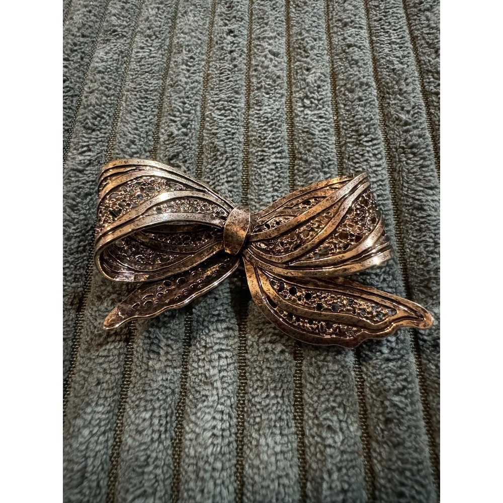 1928 Ornate Filigree Bow Brooch, Vintage Style Jewelry, Decorative Accessories